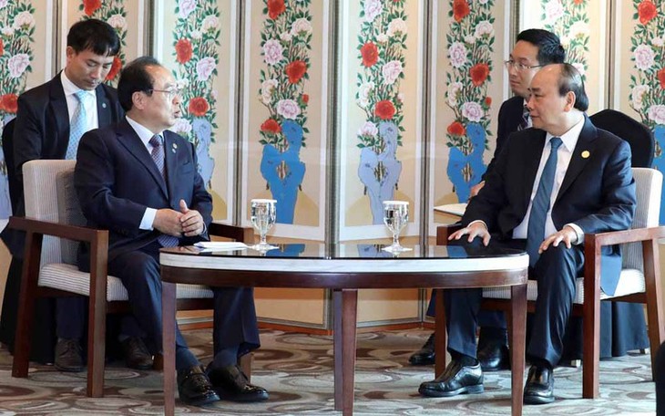 Premierminister trifft den Bürgermeister von Busan Oh Keo-don - ảnh 1