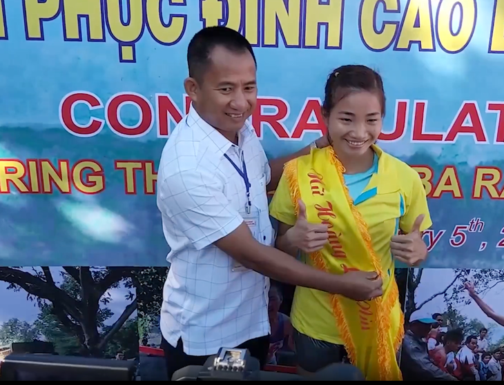 Leichtathletik-Königin Nguyen Thi Oanh erobert Gipfel Ba Ra - ảnh 1