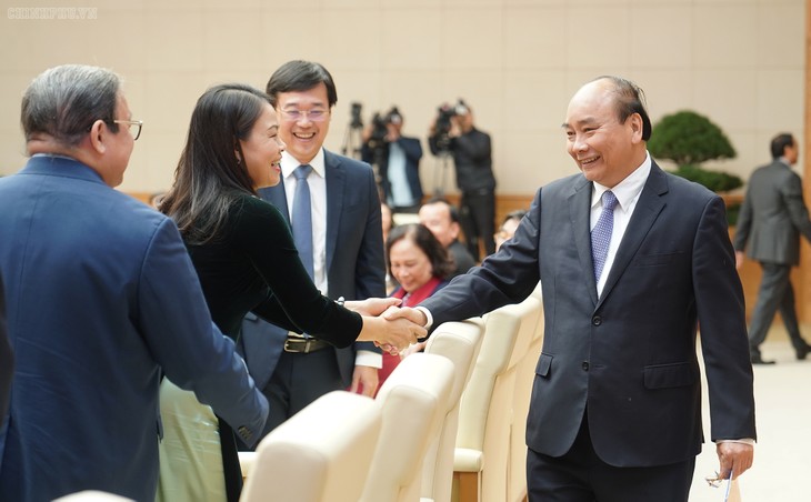 Premierminister Nguyen Xuan Phuc trifft Vertreter von politischen und gesellschaftlichen Organisationen  - ảnh 1