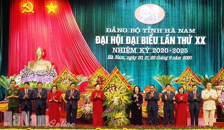 Ha Nam soll die Wirtschaft im Einklang mit der kulturellen und gesellschaftlichen Entwicklung voran bringen - ảnh 1