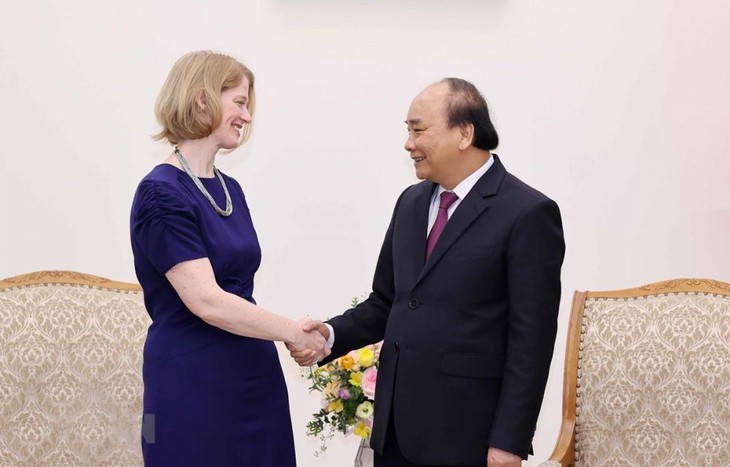 Premierminister Nguyen Xuan Phuc empfängt die neuseeländische Botschafterin in Vietnam - ảnh 1