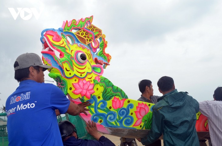 Bewohner auf Ly Son bereiten sich auf Bootsrennen zum Neujahrsfest Tet vor - ảnh 1