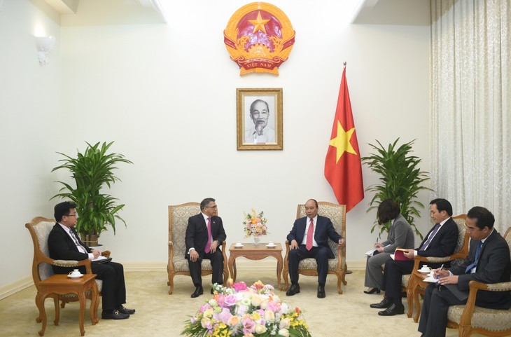 Premierminister Nguyen Xuan Phuc empfängt den philippinischen Botschafter - ảnh 1