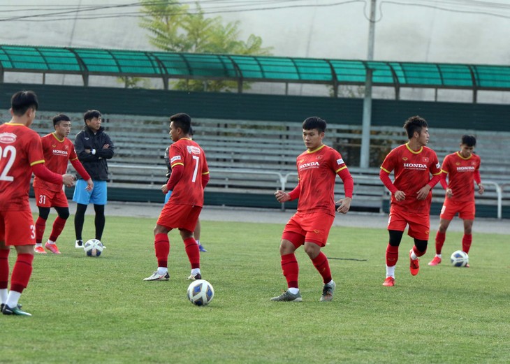 Erstes Training der vietnamesischen U23-Fußballnationalmannschaft in Kirgisistan - ảnh 1