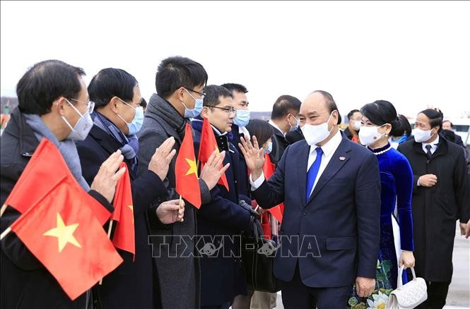 Der Besuch des Staatspräsidenten Nguyen Xuan Phuc in der Schweiz geht zu Ende - ảnh 1