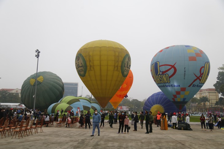 Tuyen Quang eröffnet internationales Heißluftballon-Fest 2022 - ảnh 1
