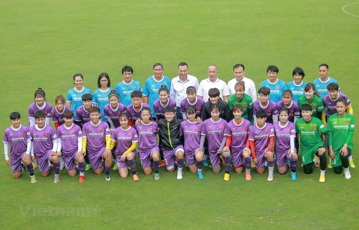 Vietnams Fußballmannschaft der Frauen bereitet sich auf AFF Cup 2022 vor - ảnh 1