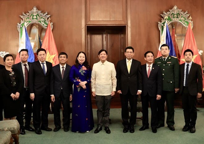 Vizestaatspräsidentin Vo Thi Anh Xuan trifft den philippinischen Präsidenten - ảnh 1