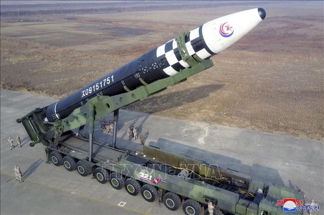 UN-Sicherheitsrat kommt zur Dringlichkeitssitzung wegen Nordkoreas Raketentest zusammen - ảnh 1