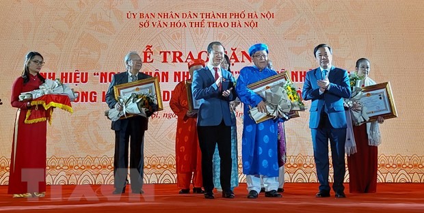 Hanoi ehrt mehr als 60 Meisterinnen und Meister im Bereich immaterielles Kulturerbe - ảnh 1