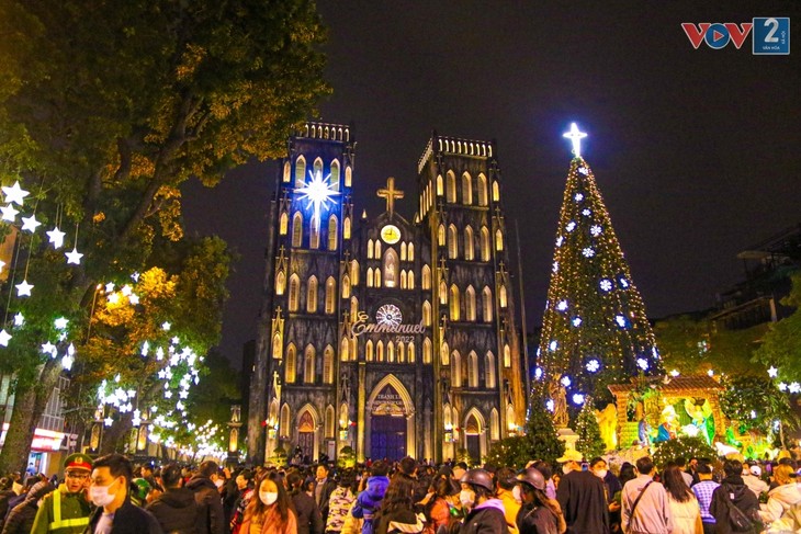 Katholiken in der Hauptstadt Hanoi führen ein sittlich gutes Leben - ảnh 1
