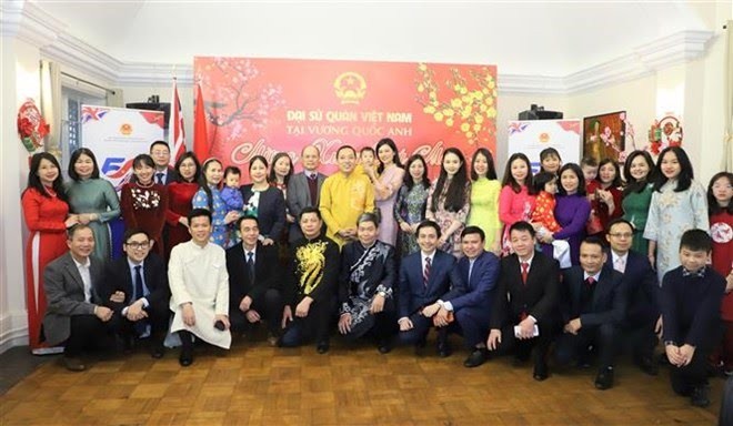 Auslandsvietnamesen in vielen Ländern feiern das Neujahrsfest Tet - ảnh 1