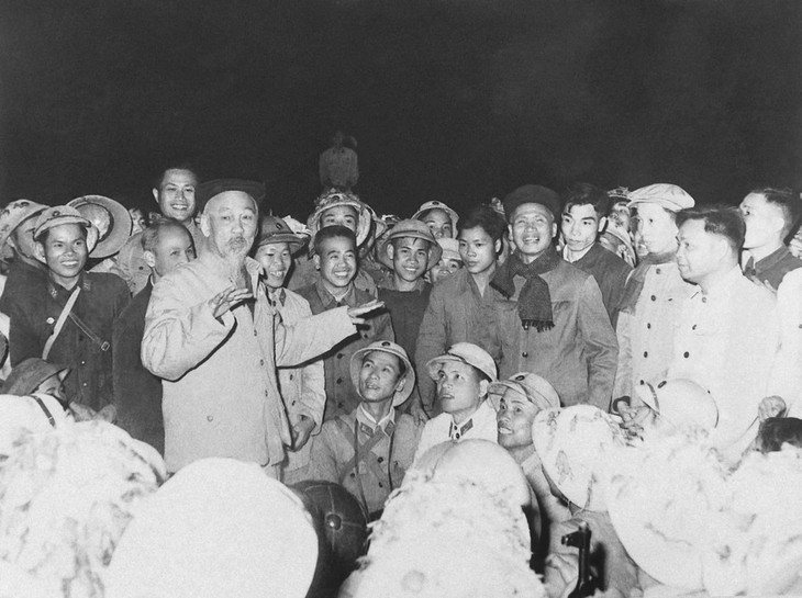 Ausstellung über Wachpolizisten des Präsidenten Ho Chi Minh - ảnh 1