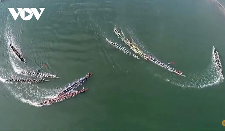 Quang Nam organisiert traditionelles Bootsrennen 2023 - ảnh 1