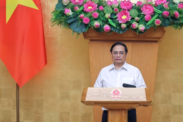 Premierminister Pham Minh Chinh leitet Regierungssitzung über Gesetzaufbau  - ảnh 1