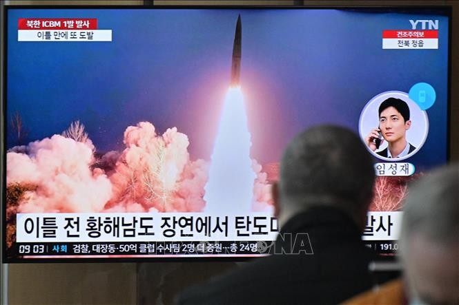 Nordkorea feuert zwei ballistische Kurzstreckenraketen ab - ảnh 1