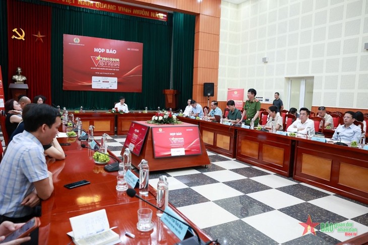 20 Gruppen und Einzelpersonen beim Programm „Ruhmreiches Land Vietnam 2024“ geehrt - ảnh 1