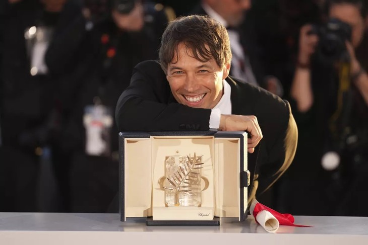 Mit „Anora” gewinnt Sean Baker die Goldene Palme beim Filmfest in Cannes - ảnh 1