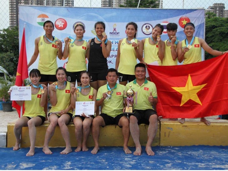 Vietnamesisches Team tritt bei Beachhandball-Weltmeisterschaft der Frauen in China an - ảnh 1