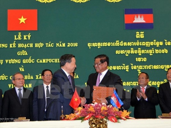 越南公安部长苏林对柬埔寨进行工作访问 - ảnh 1