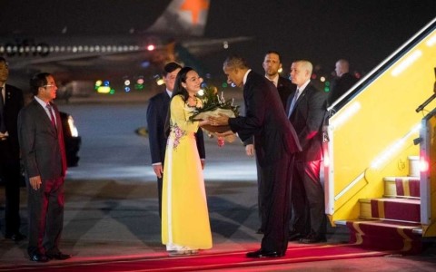  美国总统奥巴马开始对越南进行正式访问 - ảnh 1