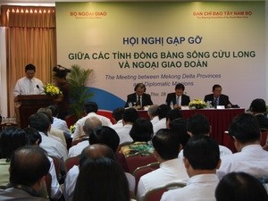 Treffen zwischen diplomatischer Delegation und Provinzbehörden im Mekong-Delta - ảnh 1