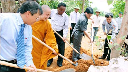 Spitzenpolitiker treffen Senatspräsident Myanmars - ảnh 1