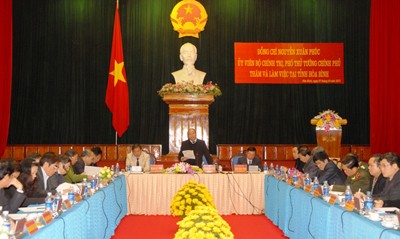 Vizepremierminister Nguyen Xuan Phuc besucht Provinz Hoa Binh - ảnh 1