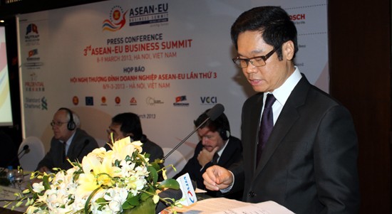 Pressekonferenz über EU-ASEAN-Handelsgipfel in Hanoi - ảnh 1