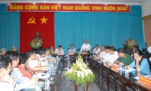 Vizepremierminister Nguyen Xuan Phuc trifft Parteileitung von Ben Tre - ảnh 1