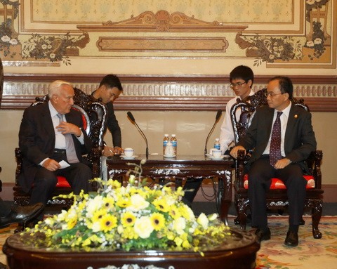 Staatspräsident Truong Tan Sang empfängt Vorsitzenden der Parlamentariergruppe Vietnam-Frankreich - ảnh 1
