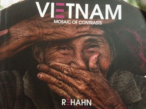Das Lächeln der Vietnamesen in Bildern des Fotografen Réhahn Croquevielle - ảnh 2