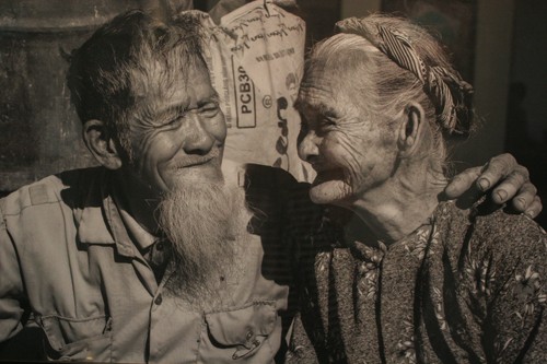 Das Lächeln der Vietnamesen in Bildern des Fotografen Réhahn Croquevielle - ảnh 4