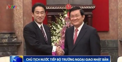 Staatspräsident Truong Tan Sang empfängt Japans Außenminister Fumio Kishida - ảnh 1