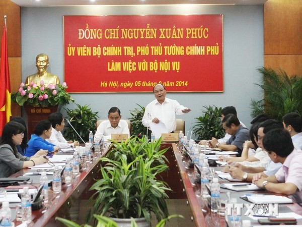 Vizepremier Nguyen Xuan Phuc: Innenministerium soll Inspektion des öffentlichen Dienstes verstärken - ảnh 1