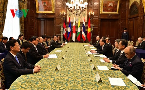 Regierungschefs des Mekong-Gipfels treffen Japans König und Parlamentspräsident - ảnh 1