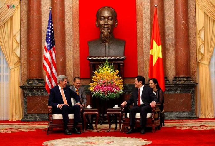 Staatspräsident Truong Tan Sang empfängt US-Außenminister John Kerry - ảnh 1