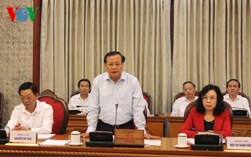 Politbüro gibt Meinungen zur Vorbereitung der Parteisitzung von Hanoi ab - ảnh 1