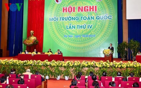 Premierminister Nguyen Tan Dung: Produktion darf Umwelt nicht negativ beeinflussen - ảnh 1