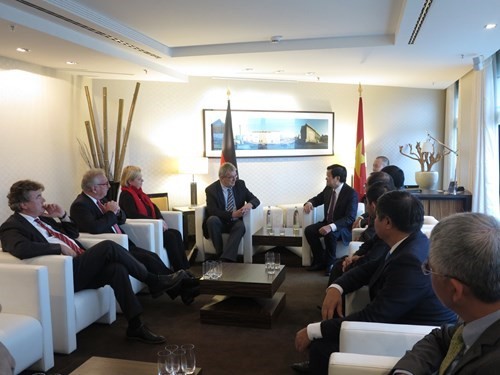 Truong Tan Sang trifft ASEAN-Parlamentariergruppe des Bundestags und den Berliner Bürgermeister - ảnh 1