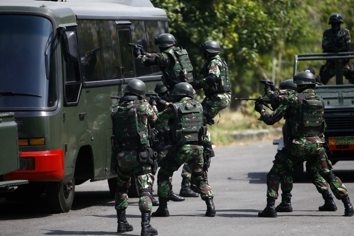 Indonesische Polizei auf höchste Alarmstufe gesetzt - ảnh 1