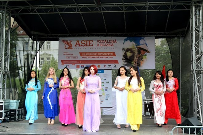 Vietnam hinterlässt positive Eindrücke beim asiatischen Kulturfest in Tschechien - ảnh 1