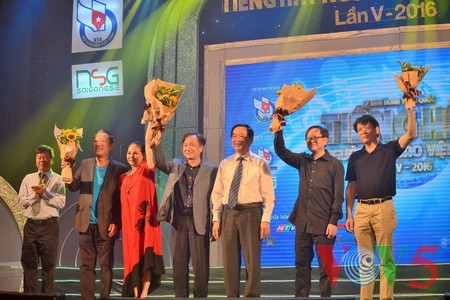 Das Potpourri „Hanoi im Herbst“ geht ins Finale des Gesangsfestivals für Journalisten 2016 - ảnh 10