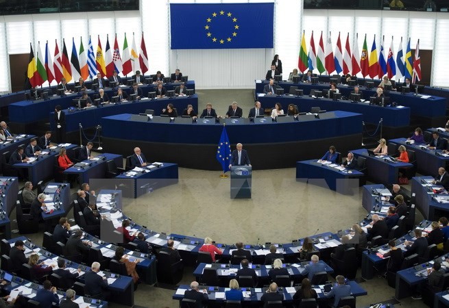 EU-Kommission ruft spanische Regierung und Katalonien zum Dialog auf - ảnh 1