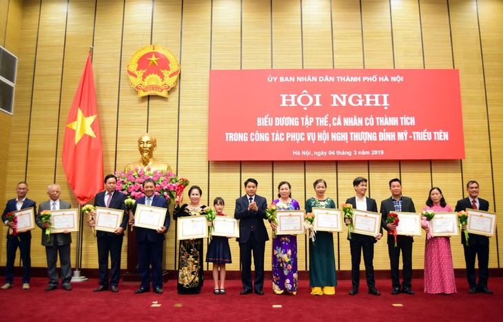 Hanoi würdigt Kollektive und Einzelpersonen für ihre Beiträge zum USA-Nordkorea-Gipfel - ảnh 1