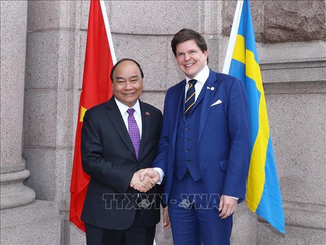 Premierminister Nguyen Xuan Phuc trifft Schwedens Parlamentspräsidenten Andreas Norlén - ảnh 1