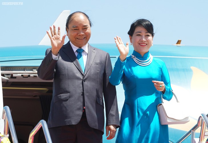 Premierminister Nguyen Xuan Phuc reist nach Bangkok für den 34. ASEAN-Gipfel - ảnh 1