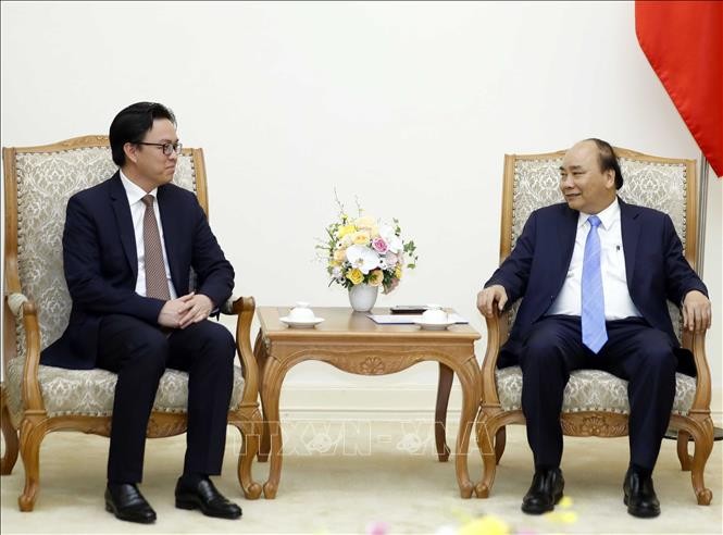 Premierminister Nguyen Xuan Phuc empfängt kambodschanischen Botschafter Prak Nguon Hong - ảnh 1