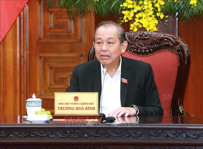 Vizepremierminister Truong Hoa Binh: Rechtshochschule zu einer Hauptbildungsstätte der Juristen entwickeln - ảnh 1