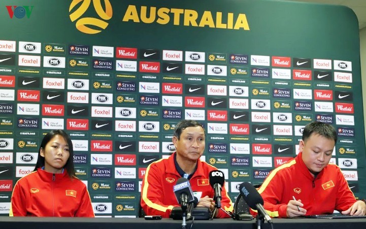 Trainer Mai Duc Chung gibt plausible Erklärung vor dem Spiel mit der australischen Fußballmannschaft der Frauen ab - ảnh 1